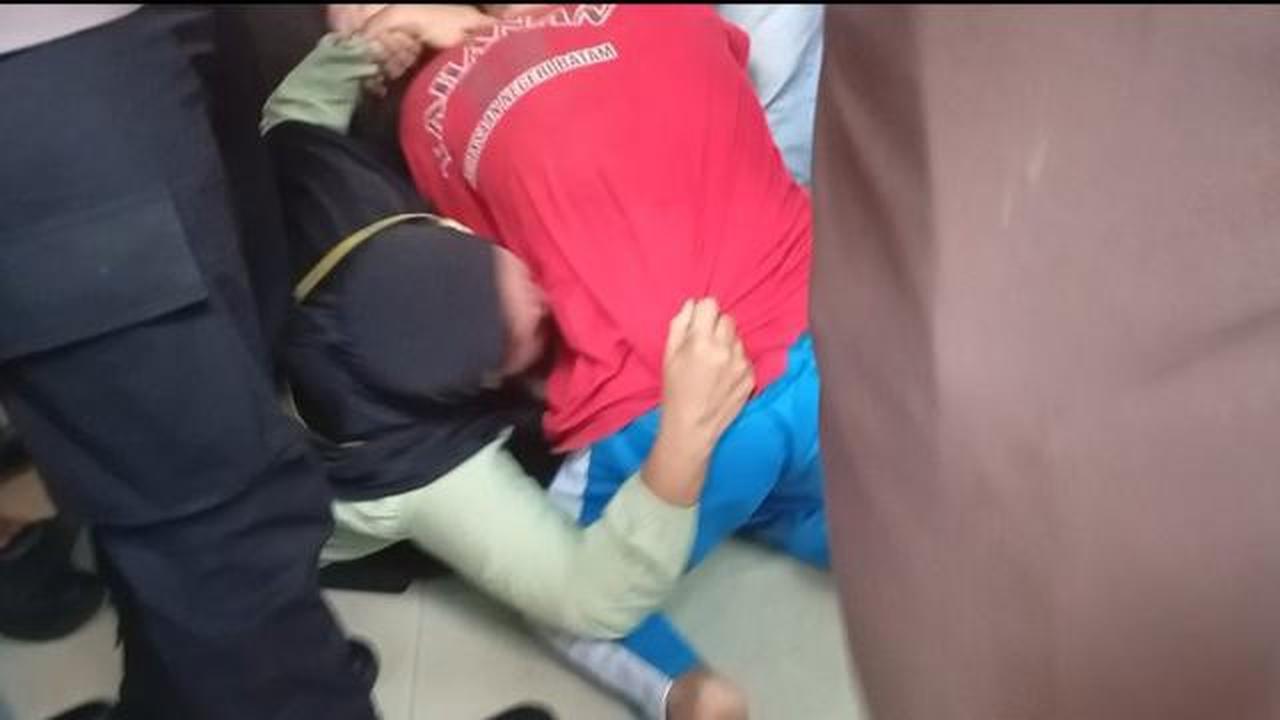 Tangis Histeris Seorang Ibu Usai Anaknya Dituntut Hukuman Mati Kasus Penyelundupan Sabu 2 Ton