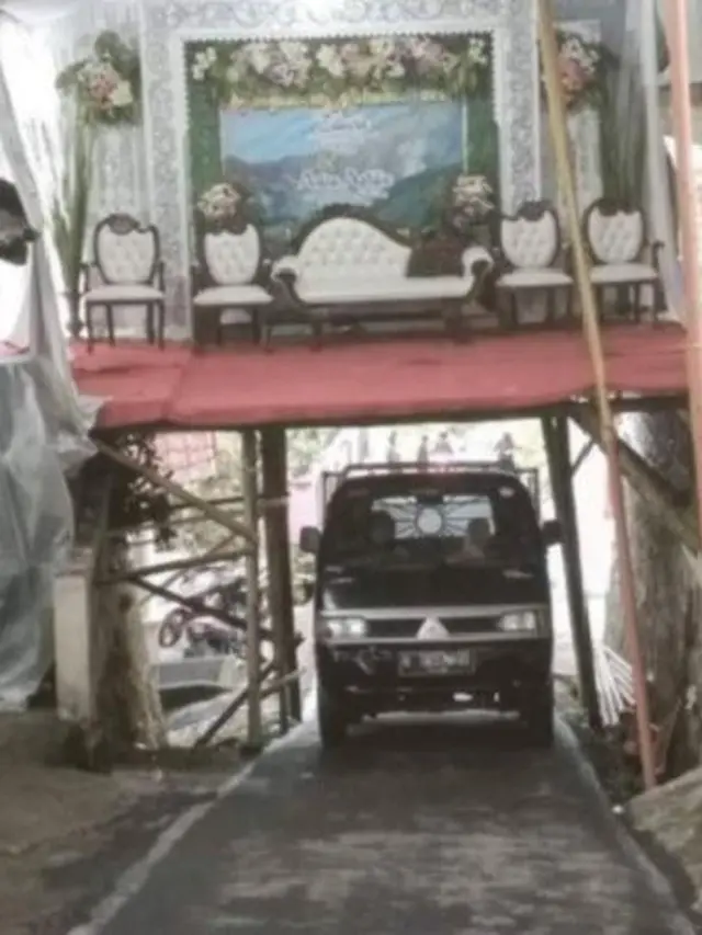 6 Potret Gang Sempit Ini Bikin Pengguna Jalan Geleng Kepala