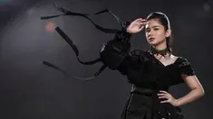 Paras ayu artis muda berdarah Minangkabau ini berhasil mencuri perhatian netizen. Tak hanya berbakat dalam hal akting, Tissa Biani juga ramah dan murah senyum. Namun untuk pemotretan kali ini, ia tampil dengan pose dingin yang terlihat keren. (Liputan6.com/IG/@tissabiani)