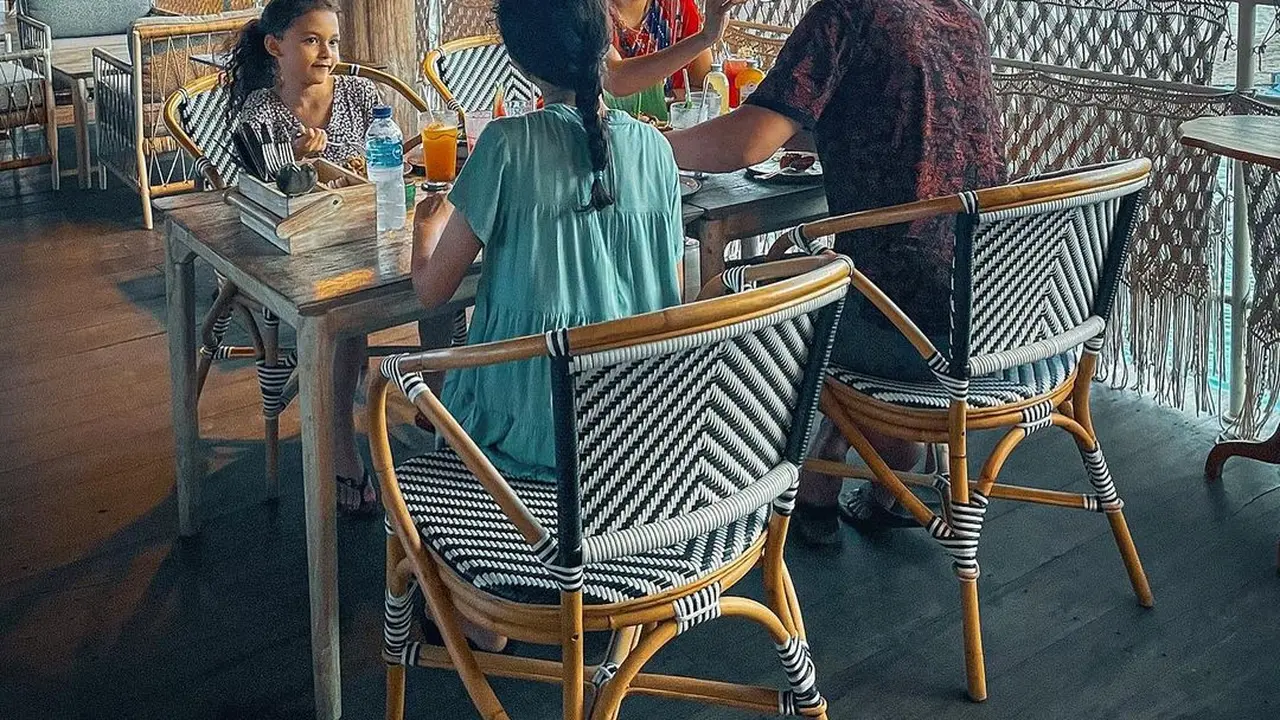 Wisatawan Makin Ramai Kunjungi Beach Club di Bali yang Ramah Keluarga Saat Libur Lebaran