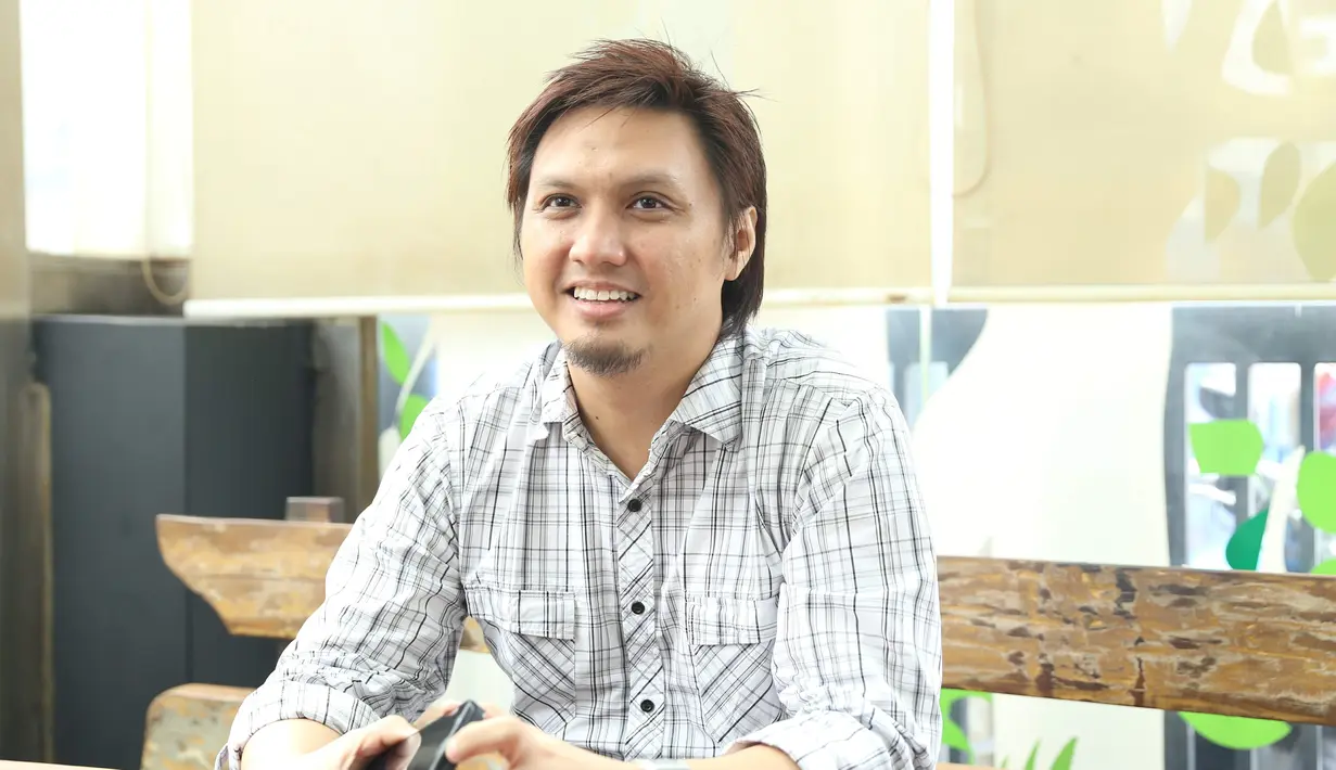 "Yang paling banyak mendorong saya itu ibu. Waktu itu ibu saya bilang, 'sudah nak, jalan kamu di musik'. Dan itu melekat terus. Akhirnya ketemu Pongki dan ajak saya kerjakan projek," ujar Icha. (Andy Masela/Bintang.com)