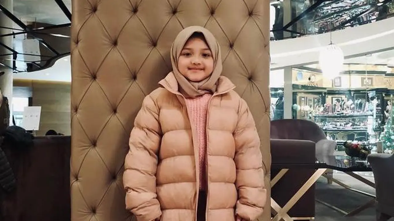 7 Gaya Arsy Hermansyah Liburan di Turki, Cantik dalam Balutan Hijab