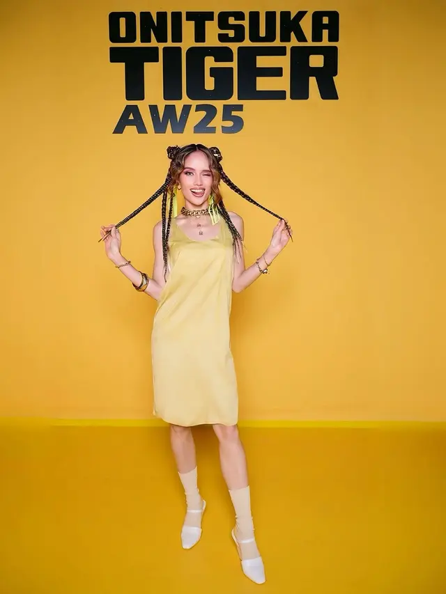 7 Potret Cinta Laura di Milan Fashion Week 2025, Memesona Bareng Seleb Internasional