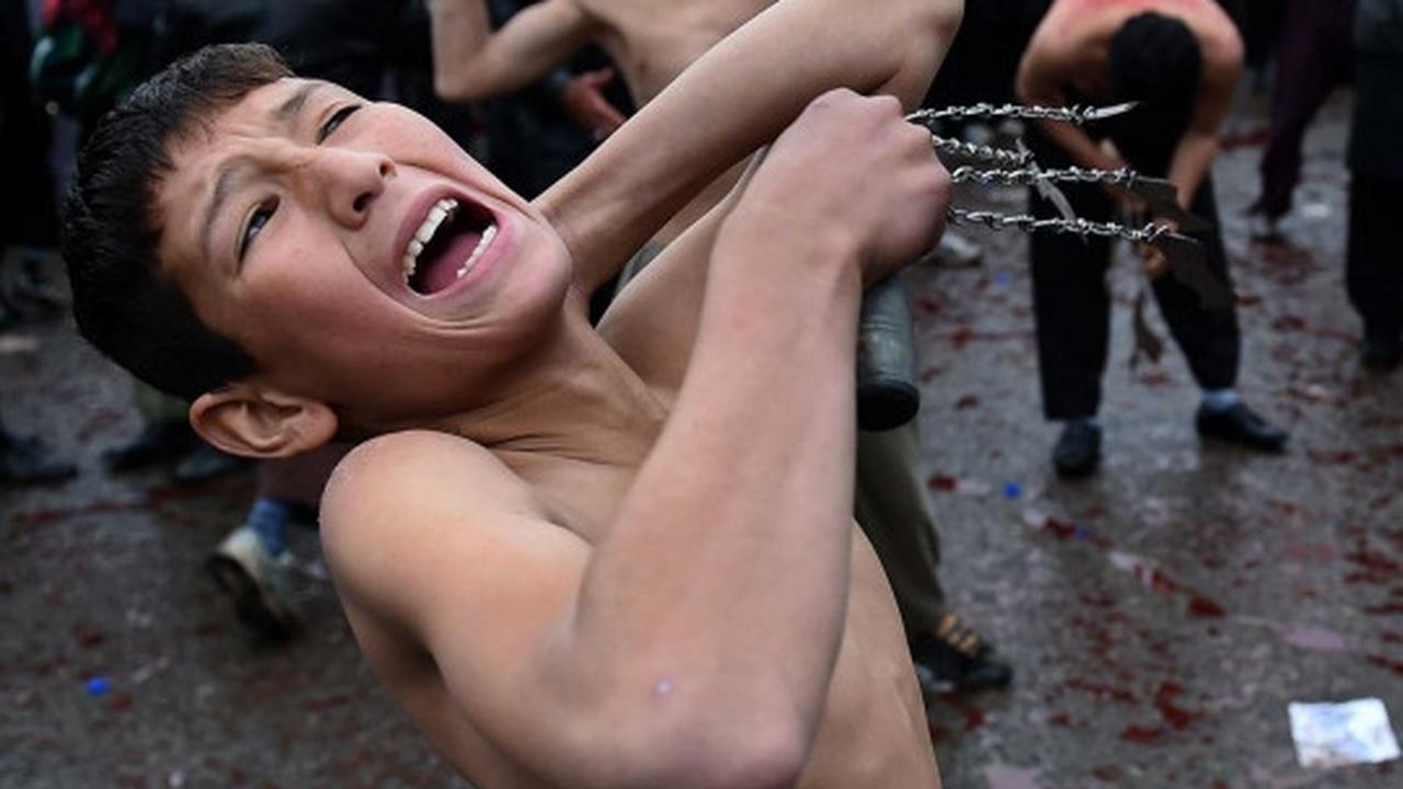 Keekstreman para bocah Timur Tengah ikuti ritual Asyura