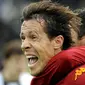 AS Roma&#039;s Brazilian midfielder Rodrigo Ferrante Taddei jubilates after scoring his goal during the Italian Serie A football match Udinese against A.S. Roma at Friuli Stadium in Udine on April 13, 2008. AFP PHOTO/DAMIEN MEYER 