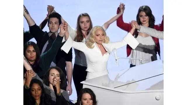 Penampilan Emosional Lady Gaga untuk Korban Kekerasan Seksual