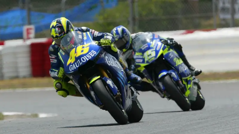 Valentino Rossi, Sete Gibernau, MotoGP Catalunya 2004