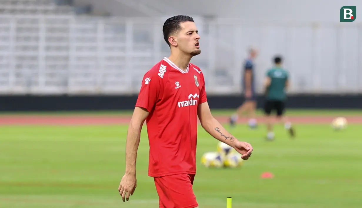 Pemain Timnas Indonesia, Justin Hubner melakoni latihan resmi menjelang laga FIFA Series 2026 melawan St Kitts and Nevis di Stadion Madya, Senayan, Jakarta, Kamis (26/03/2026). (Bola.com/M Iqbal Ichsan)