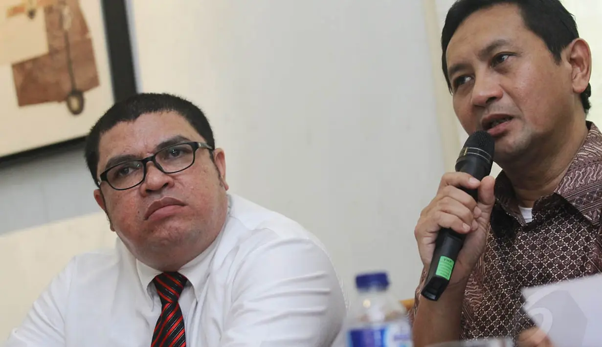 Udar Pristono angkat bicara soal penetapan statusnya sebagai tersangka dalam kasus korupsi pengadaan bus Transjakarta berkarat di Jakarta, Rabu (21/5/14). (Liputan6.com/Faizal Fanani)