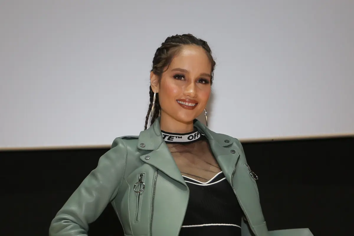 Cinta Laura