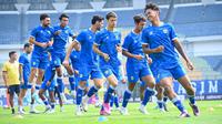 Persib Bandung lathan rutin di BRI Super League 2025/2026. (Dok. ileague.id)