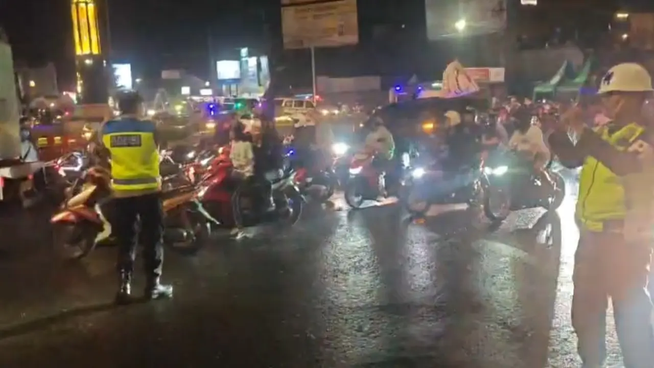 Konvoi Juara Persib di Cianjur Diwarnai Penangkapan, Oknum Bobotoh Mabuk dan Bawa Sajam