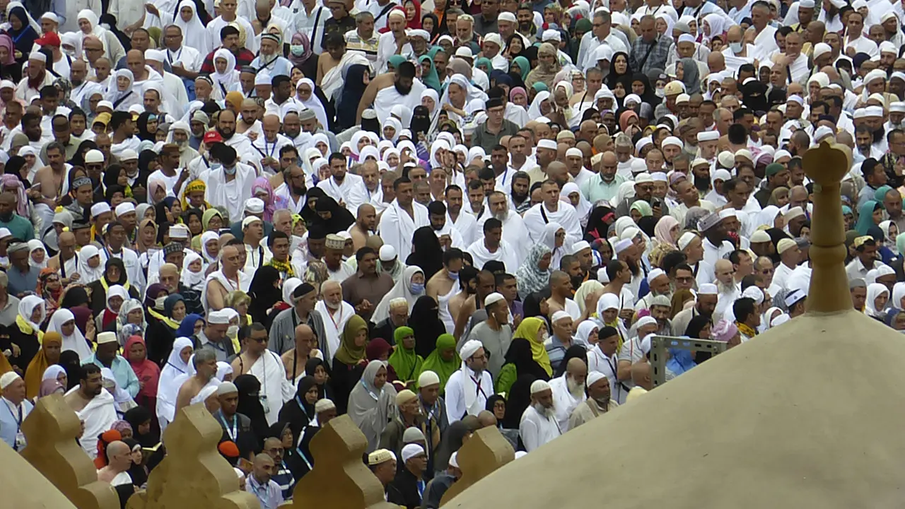 Virus COVID-19 Terus Mewabah, Arab Saudi Hentikan Sementara Umrah