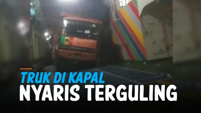 VIDEO: Momen Kapal Feri Terombang-Ambing Dihantam Gelombang Tinggi
