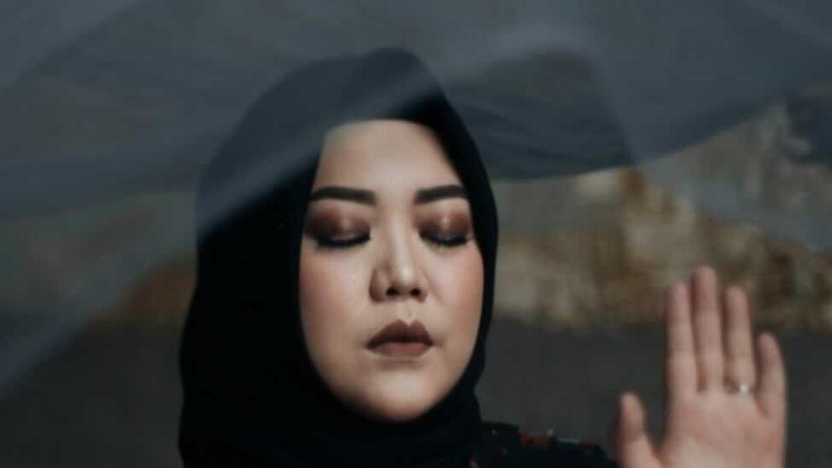 Risa Saraswati dan Dimasta Bahas Novel Tenung, Dulu untuk Souvenir ...