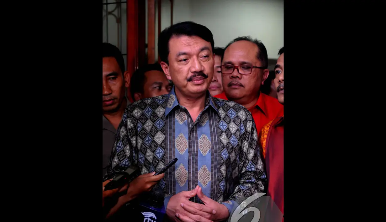 Komjen Budi mempertanyakan status tersangka dirinya yang diumumkan KPK saat sedang menjalani proses uji kelayakan sebagai calon tunggal Kapolri di DPR, Jakarta, Selasa (13/1/2015). (Liputan6.com/Johan Tallo)