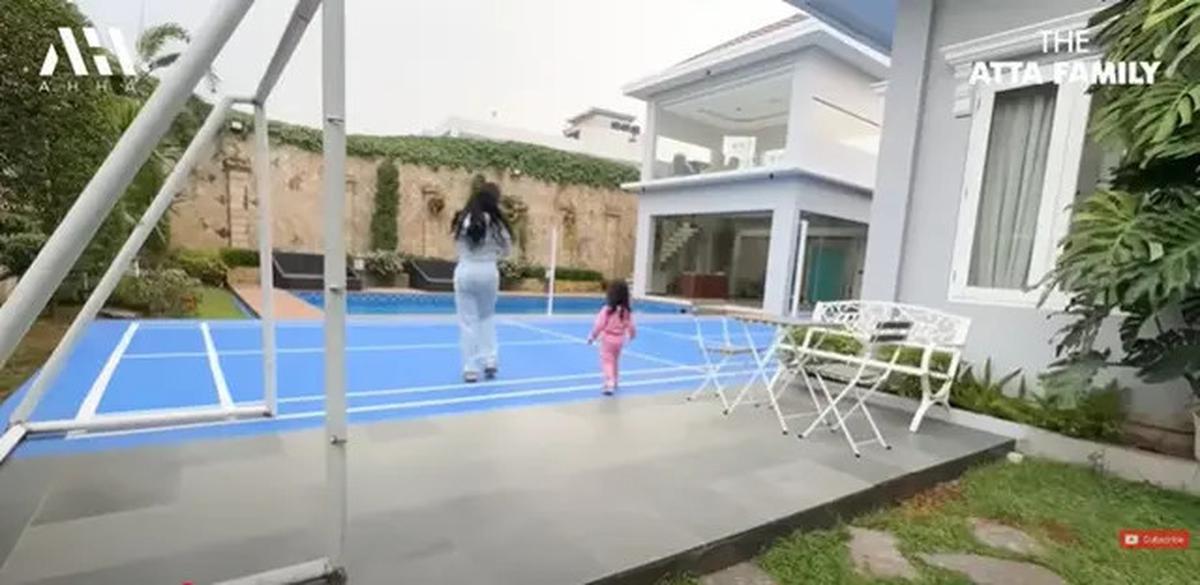 6 Potret Taman Rumah Kris Dayanti, Jadi Spot Favorit saat Olahraga Wushu