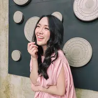 Vega Delaga sajikan lagu romantis, Pencuri Hati. Berikut lirik lagunya.