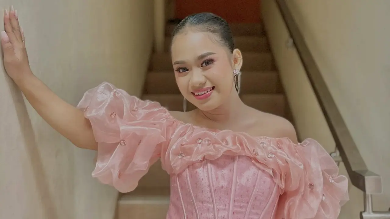 Reva D'Academy 8