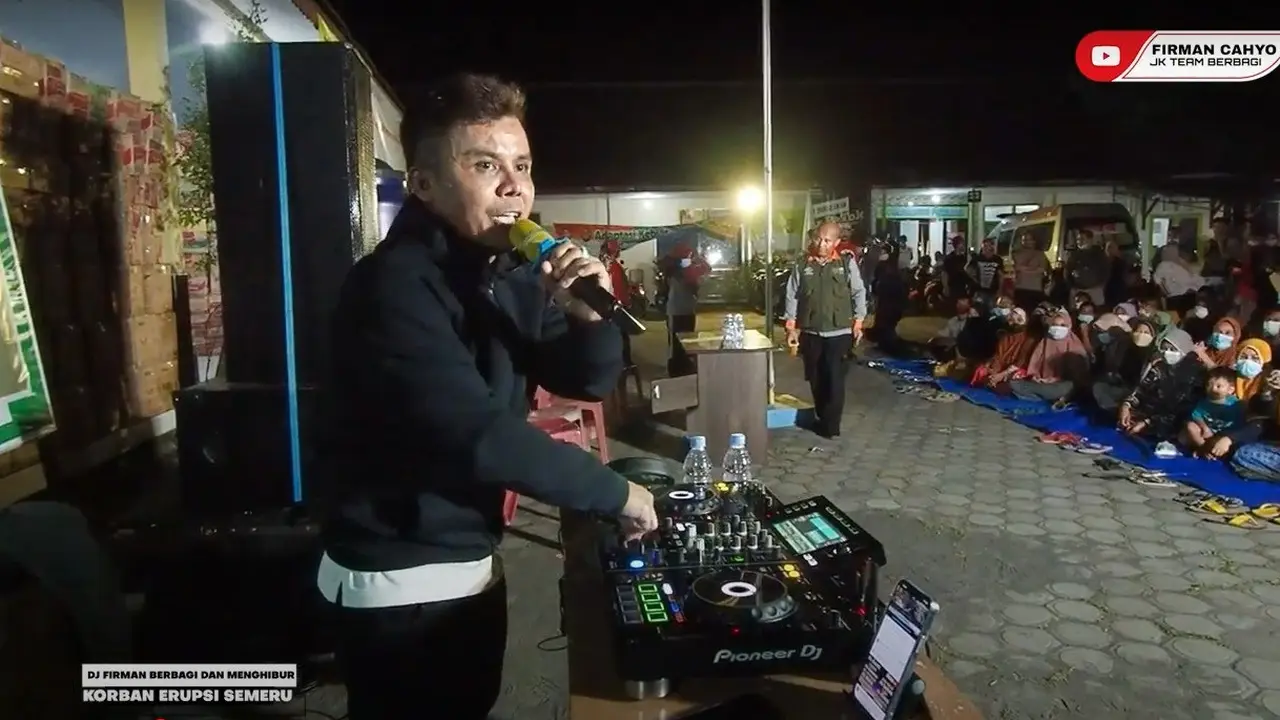 DJ Firman mengunjungi korban erupsi Semeru