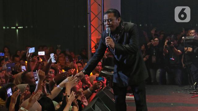 Didi Kempot Hibur Sobat Ambyar di Konser The Lord of Loro Ati