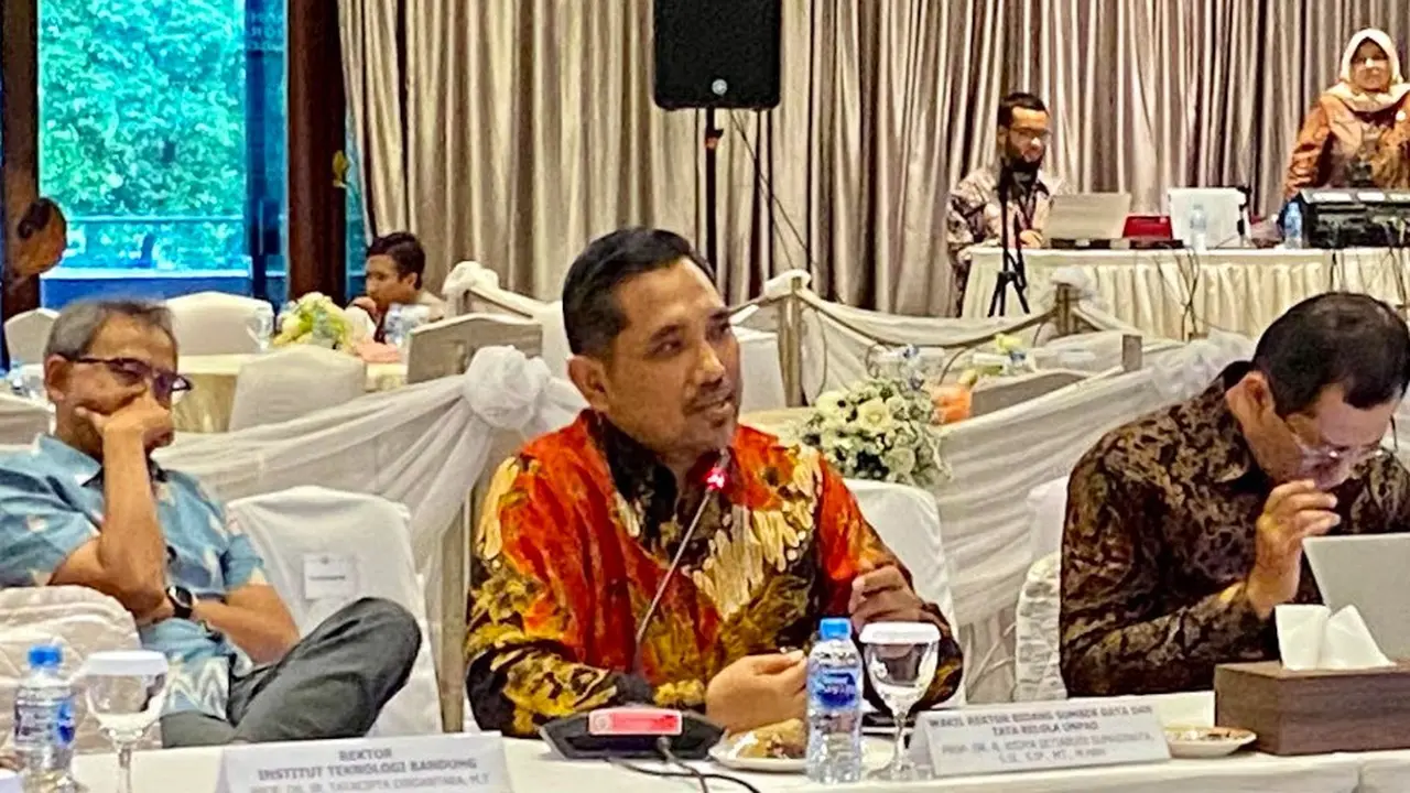 Wakil Rektor Bidang Sumber Daya dan Tata Kelola Universitas Padjadjaran (Unpad) Widya Setiabudi Sumadinata.
