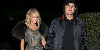 Paris Hilton sepertinya harus menunggu lebih lama untuk menikah dengan Chris Zylka. (instagram/parishilton)