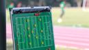 Papan skema Timnas Indonesia U-16 saat melawan Timnas Pelajar U-15 pada laga uji coba di Stadion Atang Sutesna, Cijantung, Rabu (17/5/2017). Timnas U-16 menang 5-1. (Bola.com/Nicklas Hanoatubun)