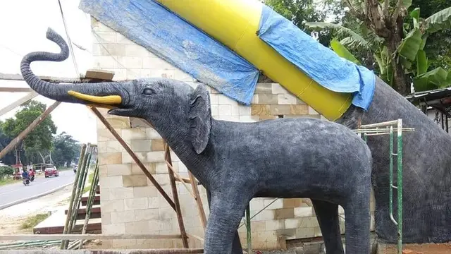 7 Potret Nyeleneh Patung Gajah Ini Bikin Bingung