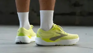 6 Sepatu untuk Jalan Kaki 20 Ribu Langkah, Bantalan Nyaman untuk Aktivitas Seharian