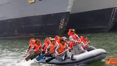 Citizen6, Jakarta: Pelaku latihan SAR dan Sea Survival Kolinlamil 2012 melaksanakan praktek lapangan materi dayung yang dilaksanakan  di Dermaga Kolinlamil, Tanjung Priok, Jakarta, Rabu (5/9).
