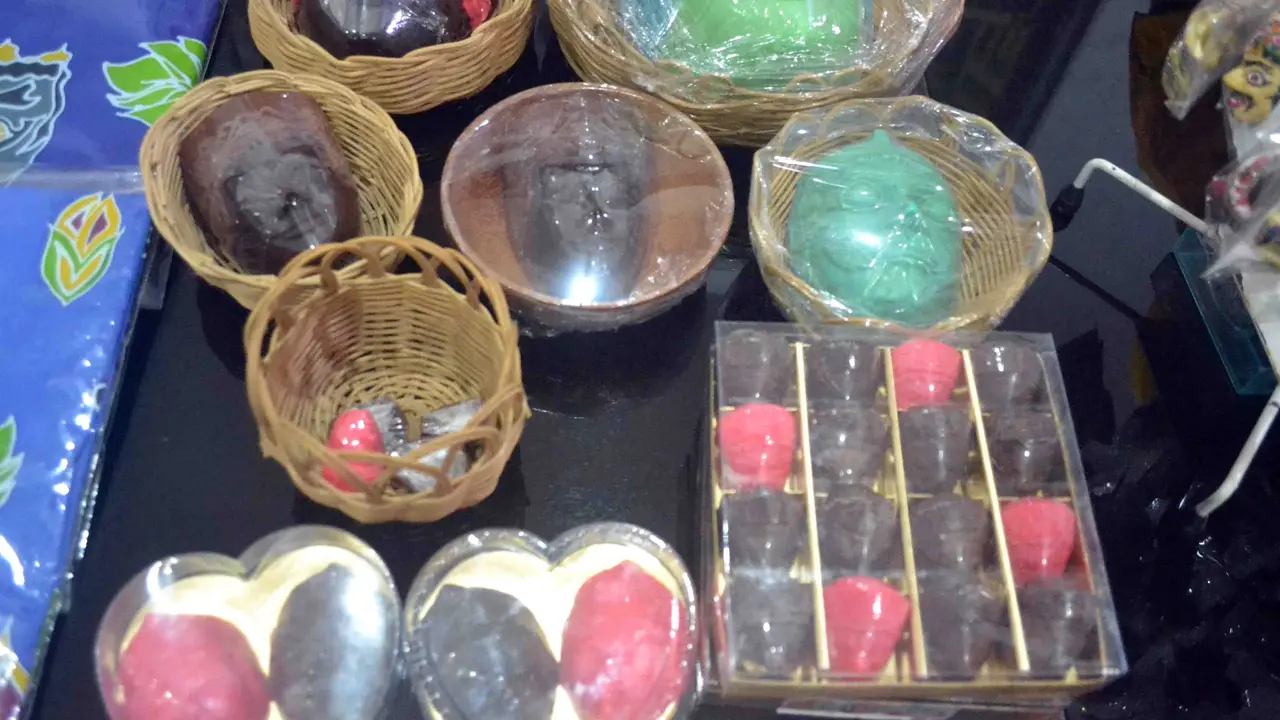 Melestarikan Tradisi Lewat Cokelat Topeng Malangan 
