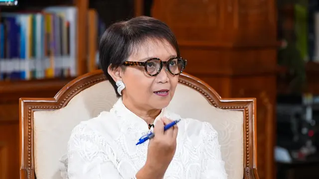 Retno Marsudi Untuk Tetap Semangat. Dok. ParagonCrop