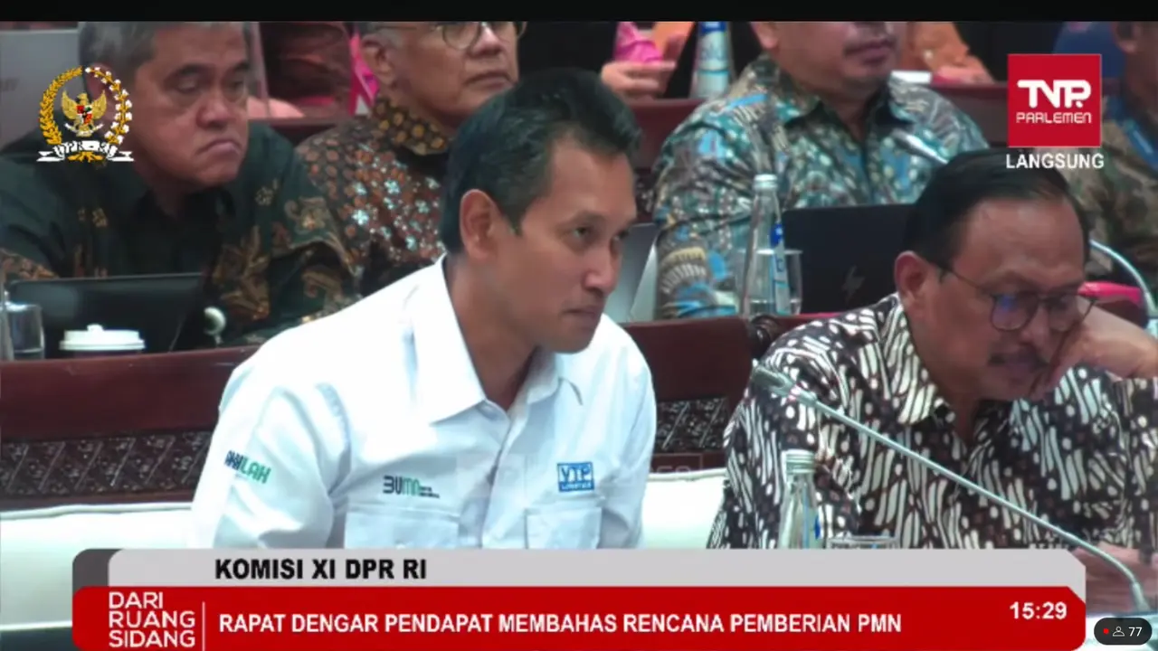 Direktur Utama PT Varuna Tirta Prakasya (Persero) atau VTP, Adi Nugroho saat Rapat Dengar Pendapat (RDP) dengan Komisi XI, Selasa, 2 Juli 2024. (Foto: tangkapan layar/Tira Santia)