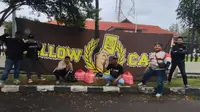 Aksi Suporter Garis Keras Sambernyawa Buka Bersama dengan Tahanan Titipan di Mako Brimob Surakarta (Dewi Divianta/Liputan6.com)
