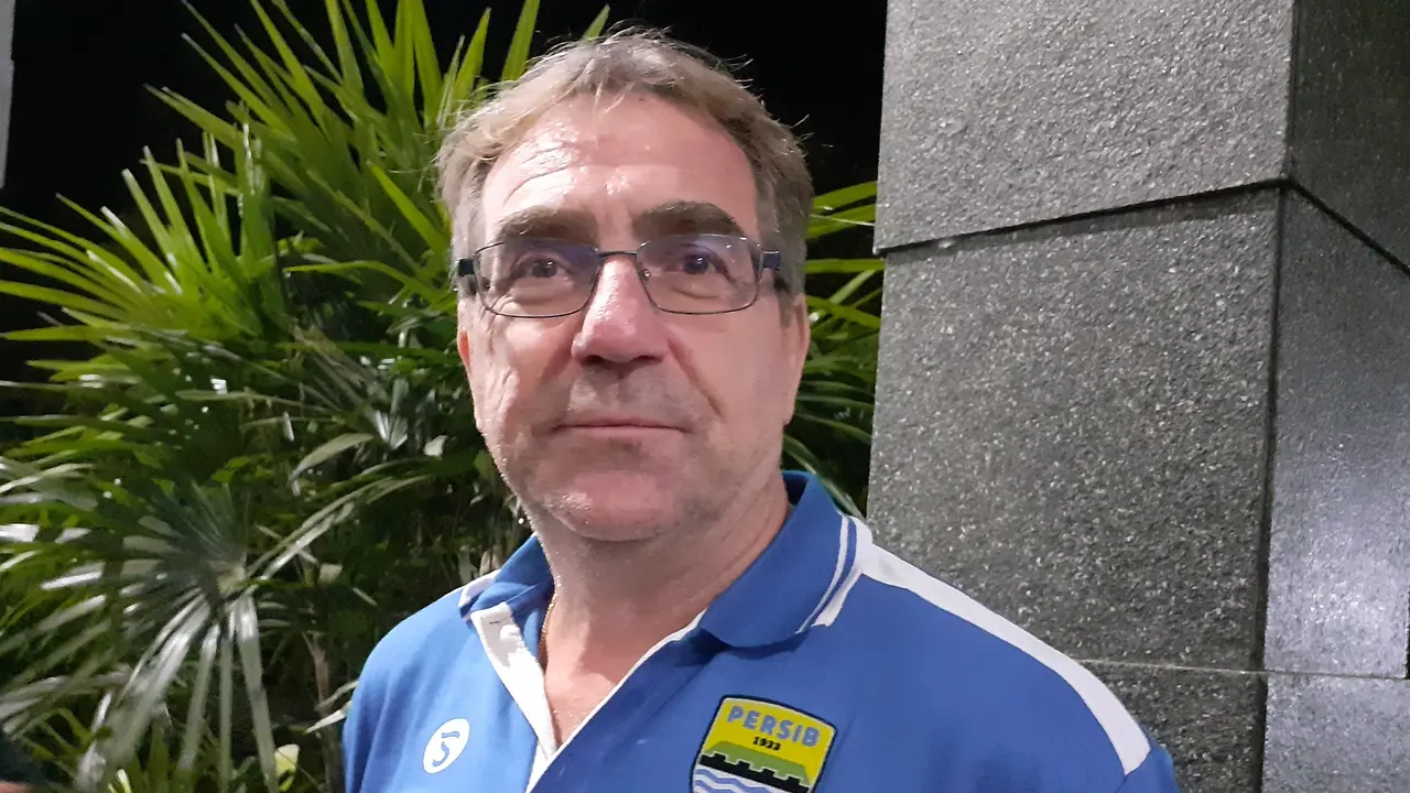Pelatih Persib Bandung, Robert Alberts