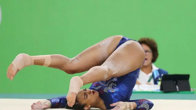 Pesenam Inggris Raya, Ellie Downie, mengalami kecelakaan saat tampil di Olimpiade Rio 2016