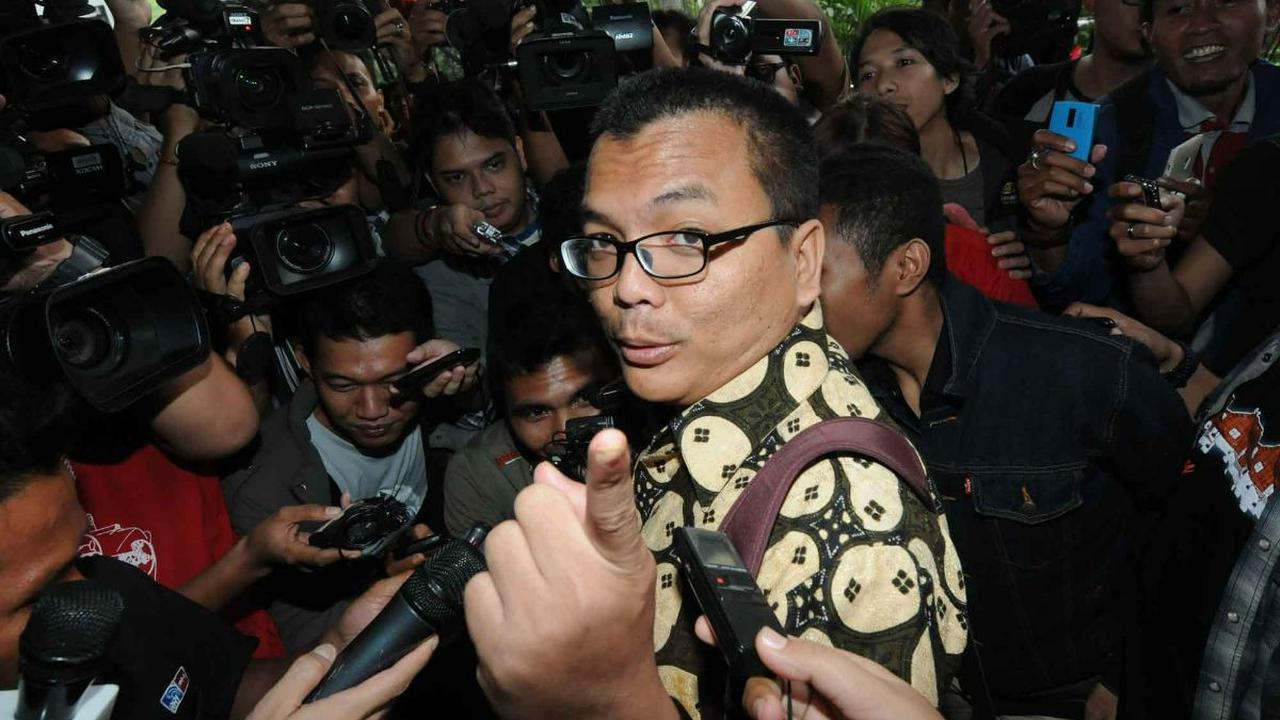 "Setelah KPK 19 kali ekspose, ini pemecah rekor, seorang anggota DPR menyampaikan, Anies segera ditersangkakan. Semua komisioner (pimpinan KPK) sudah sepakat."