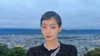 Gaya Rambut Pendek Kim Go Eun Curi Perhatian untuk Pemotretan Chanel. (Dok: IG @ggonekim&nbsp;https://www.instagram.com/p/DKdNPrPzon3/?igsh=MXV3cmlhM240ZjN3cA%3D%3D)