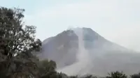 Tim SAR kembali mencari korban akibat erupsi Gunung Sinabung. Sementara itu, polisi Jambi amankan puluhan gas elpiji oplosan.