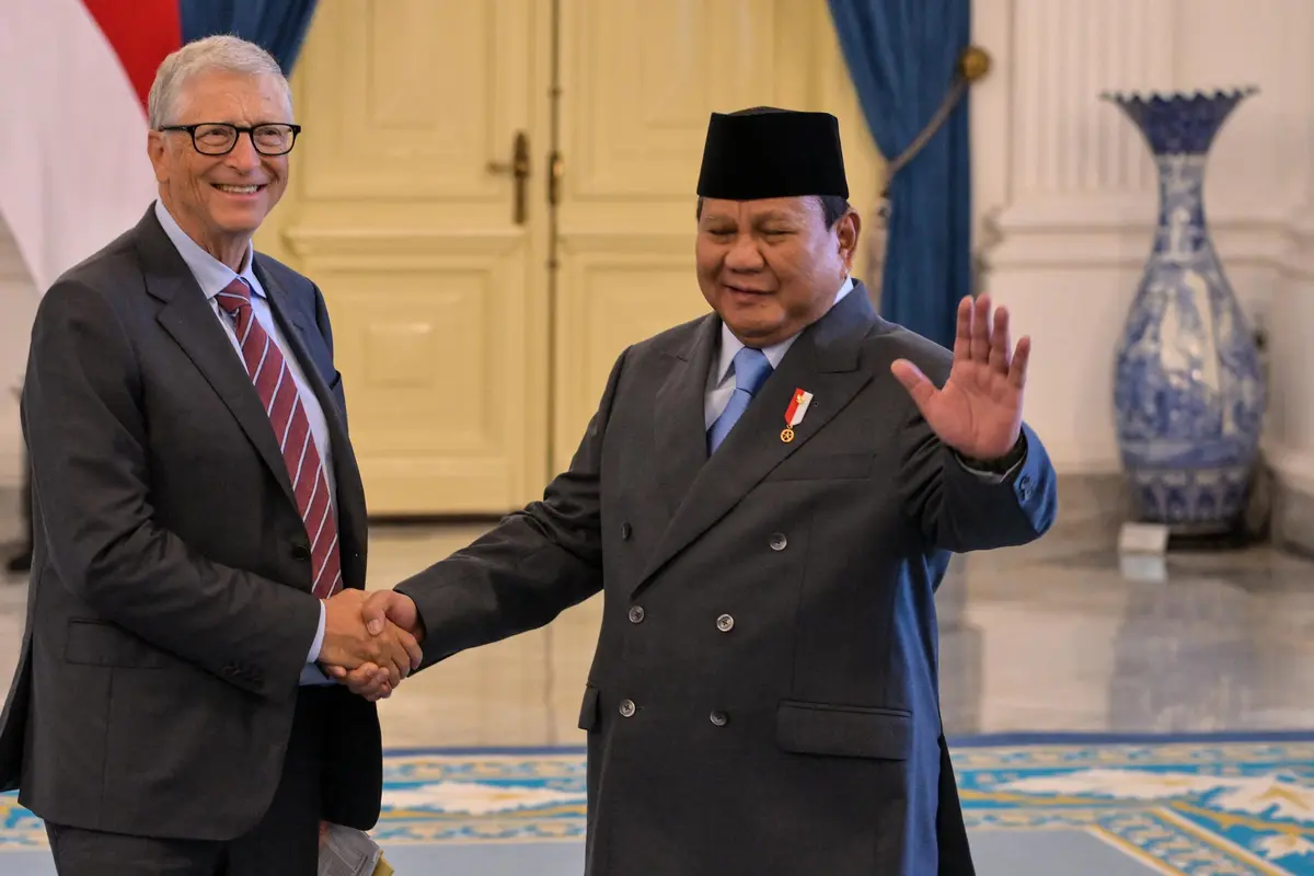 Momen Presiden Prabowo Ajak Bill Gates Tinjau Langsung Pelaksanaan Program Makan Bergizi Gratis