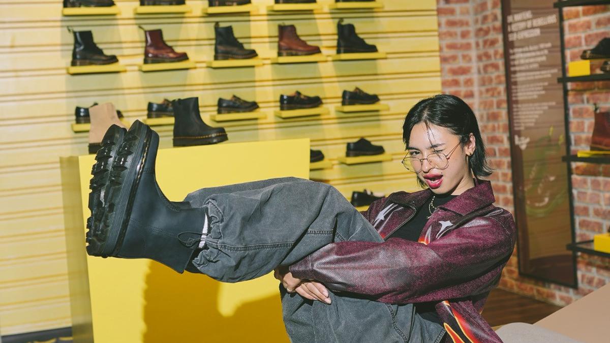 Dr. Martens Perkenalkan Siluet Baru dengan Inovasi Zebzag Sole yang Beri Kenyamanan Setiap Langkah