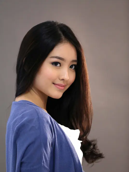 Natasha Wilona melihat, sinetron Anak Sekolahan yang digarap Sinemart itu menjadi sesuatu yang baru. Ditengah maraknya sinetron bertema drama romantis, sinetron itu mengangkat kehidupan masyarakat sehari-hari. (Nurwahyunan/Bintang.com)