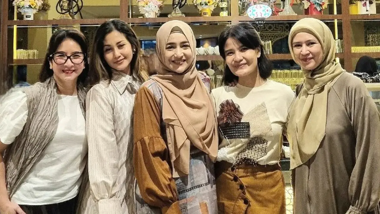 Cindy Fatikasari dan Novita Angie (Instagram/novitaangie)