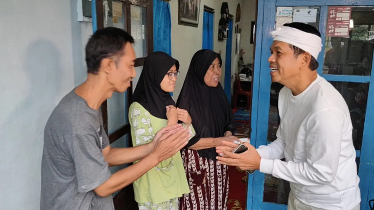 Takziah ke Keluarga KPPS yang Meninggal di Kabupaten Kuningan, Dedi Mulyadi: Kedepan Harus Dapat Asuransi