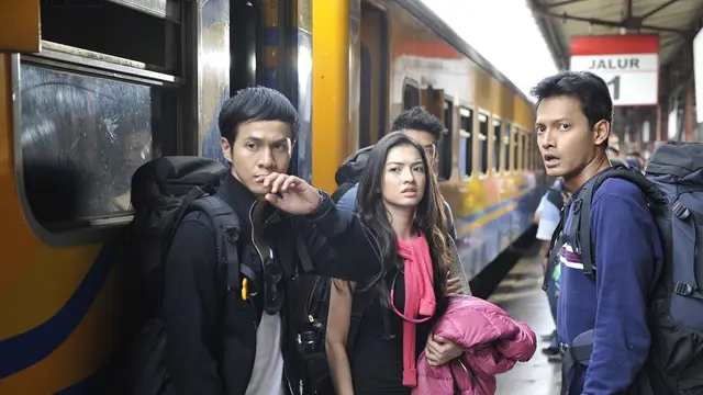 Raline Shah dalam film 5 cm (Instagram/ralineshah)