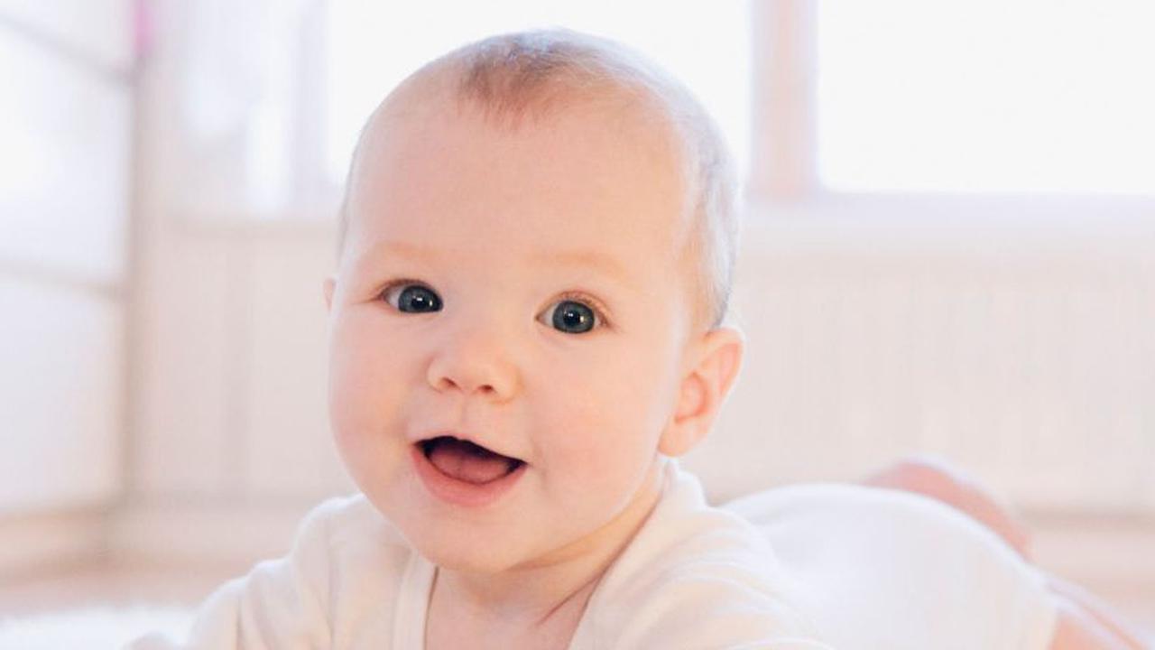 Kehadiran si buah hati menjadi momen paling dinantikan oleh semua orang tua. Persiapan demi persiapan pasti selalu dilakukan termasuk dengan pemberian nama si bayi.