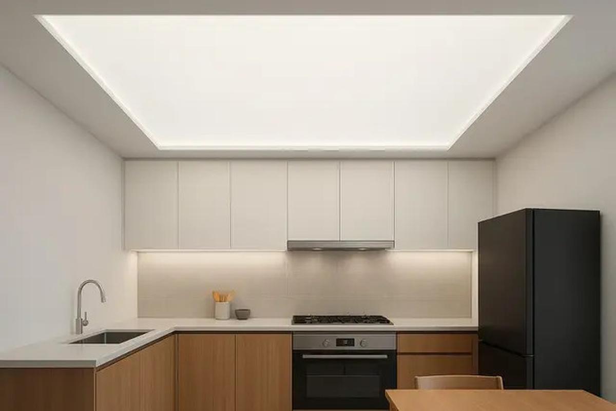 7 Model Plafon PVC Dapur dengan Lampu LED Tersembunyi, Bikin Ruangan Lebih Elegan dan Modern