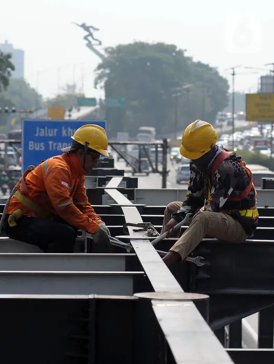 Tercatat sekitar 45 halte akan direvitalisasi untuk meningkatkan pelayanan kepada masyarakat. (merdeka.com/Imam Buhori)