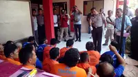 Kapolres Bangkalan, AKBP Anissullah M Ridha saat introgasi 19 tersangka narkoba